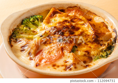 多利亞（焗烤）配大量蔬菜 112094731