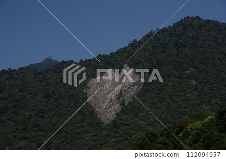 崩潰的山 112094957