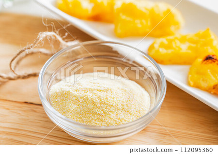 Corn meal 112095360
