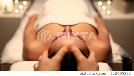 Lady at masseur Lady at masseur 112095832