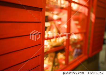 紅色木牆 112096157