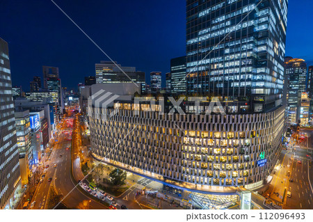 從大阪梅田雙子塔北眺望大阪夜景 112096493