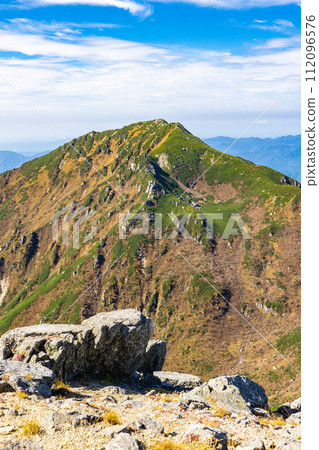 從島田娘山頂看千疊敷山三之澤山中央阿爾卑斯垂直登山空木山 112096576