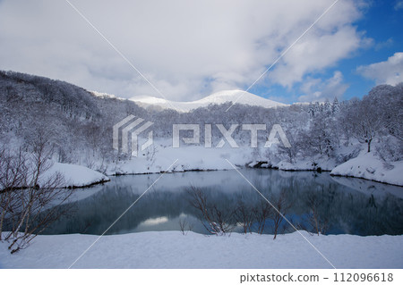 Hell Swamp in Winter (Hakkoda, Aomori Prefecture) Hell Swamp in Winter (Hakkoda, Aomori Prefecture) 112096618