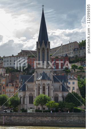 Church of Saint George alongside of the Saone river in Lyon 112099895