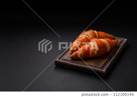 Delicious fresh, crispy French croissants with sweet filling  112100140