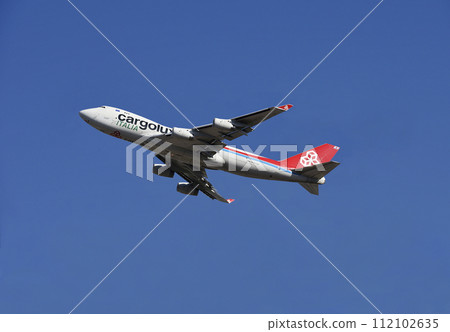 Cargolux 747 takeoff climb Cargolux 747 takeoff climb 112102635
