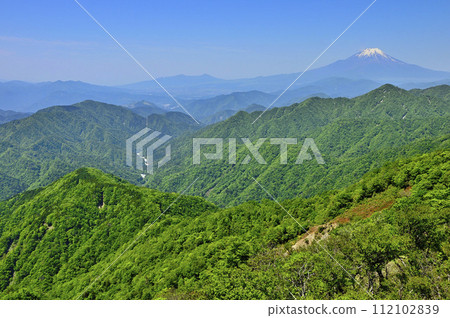 從丹澤山脈的不動峰出發,青山和富士山 從丹澤山脈的不動峰出發,青山和富士山 112102839