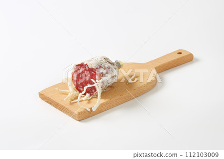 Dry cured French sausage 112103009