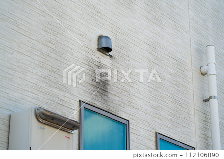 exhaust port in the wall 112106090