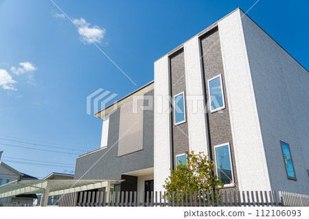 Fashionable appearance house 112106093