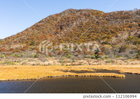 Autumn in Maebashi City, Gunma Prefecture: Mt. Akagi Kakumanbuchi in autumn leaves Autumn in Maebashi City, Gunma Prefecture: Mt. Akagi Kakumanbuchi in autumn leaves 112106994