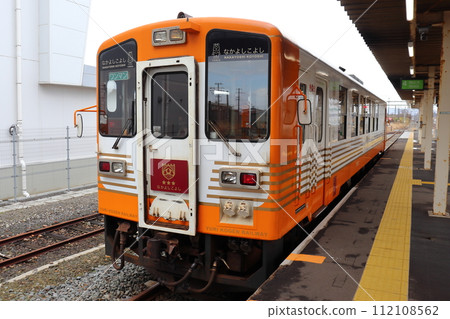 由利高原鐵道玩具火車進入JR羽越本線宇後本所站 112108562