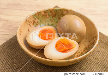 Seasoned eggs, boiled eggs Seasoned eggs, boiled eggs 112109003