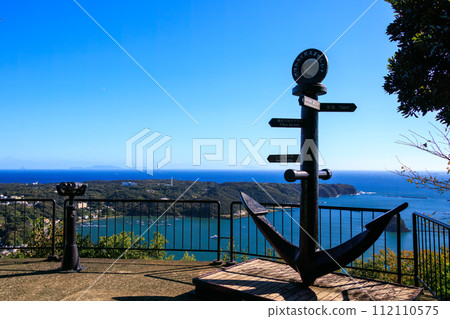 從展望台看到的下田灣。下田站附近的根田山自然公園可搭乘索道抵達。靜岡縣伊豆半島下田市。 20 從展望台看到的下田灣。下田站附近的根田山自然公園可搭乘索道抵達。靜岡縣伊豆半島下田市。 20 112110575