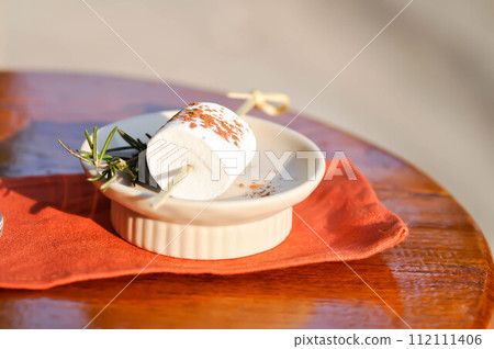 marshmallow with chocolate powder topping or marshmallow for fondue 112111406