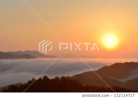 從田野原展望台看到的兩國雲海 從田野原展望台看到的兩國雲海 112114717