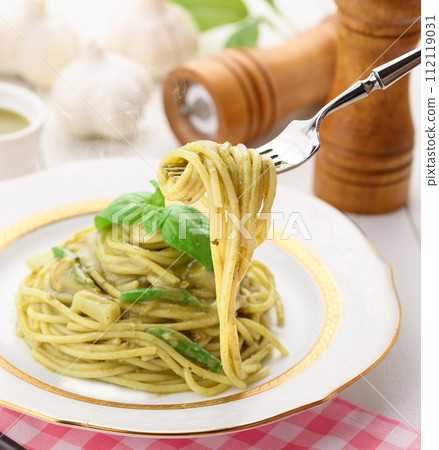 Bright green pasta with Genovese basil Bright green pasta with Genovese basil 112119031