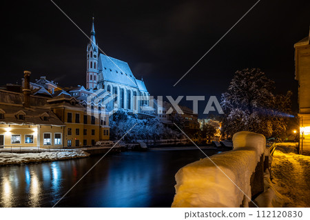 View of Cesky Krumlov in winter, Czech Republic. 112120830