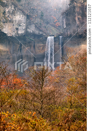 Inkura Falls in late autumn, Shiraoi Town, Hokkaido [November] 112121037