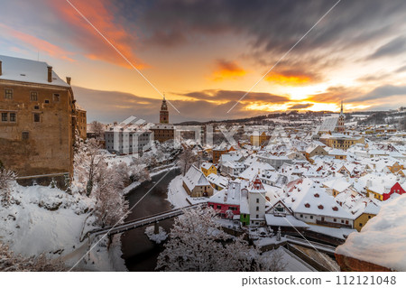 View of Cesky Krumlov in winter, Czech Republic. 112121048