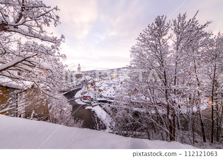 View of Cesky Krumlov in winter, Czech Republic. 112121063