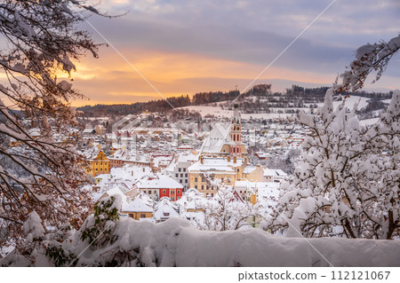 View of Cesky Krumlov in winter, Czech Republic. 112121067