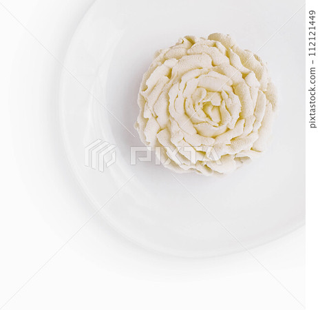 Delicious light ice cream cake with roses cream 112121449