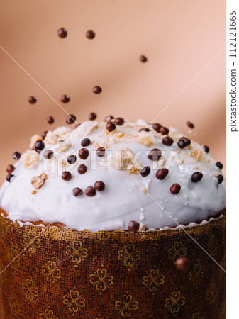 Traditional Easter cake decorated with meringues 112121665