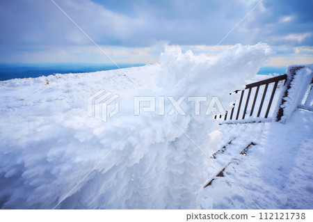 snow covering the railing snow covering the railing 112121738
