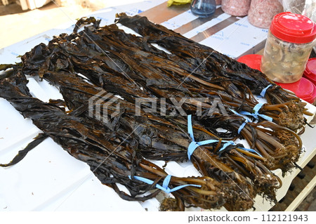 Korea seafood. sea mustard, seaweed drying seaweed Korea seafood. sea mustard, seaweed drying seaweed 112121943