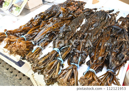 Korea seafood. sea mustard, seaweed drying seaweed Korea seafood. sea mustard, seaweed drying seaweed 112121953