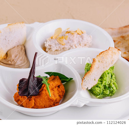 Arab Traditional Pita Bread With Tasty Guacamole 112124026