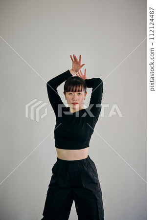 young woman practicing dance 112124487