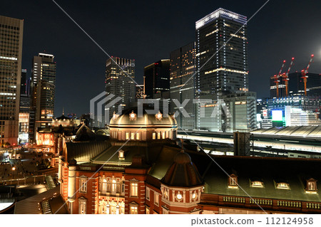 東京車站大樓和八重洲摩天大樓 東京車站大樓和八重洲摩天大樓 112124958