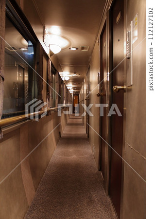 24 series sleeper passenger car interior corridor 112127102