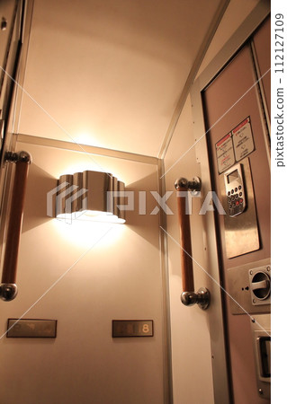 臥舖列車B臥舖包廂入口門 112127109