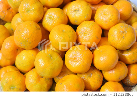 Ripe Shikuwasa (Okinawa) 112128863