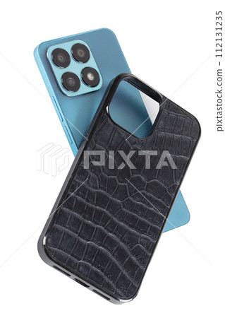The smartphone case is black crocodile leather on a white background. 112131235