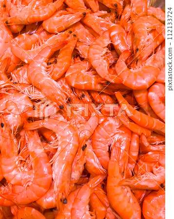 Fresh prawn shrimps on ice for sale at fish market 112133724