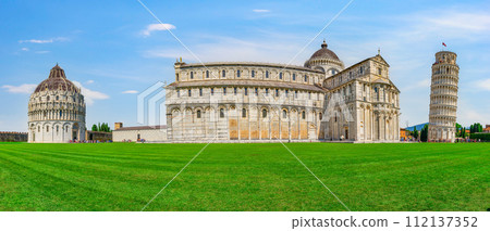 Cathedral Square in Pisa 112137352