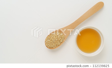 Sesame oil and sesame | Image of sesame oil Sesame oil and sesame | Image of sesame oil 112139825