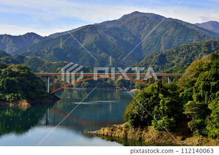 秋天的宮瀨湖,秋葉的丹澤山 秋天的宮瀨湖,秋葉的丹澤山 112140063