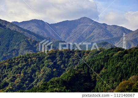 從宮瀨湖眺望晝嶽山的紅葉 112140067