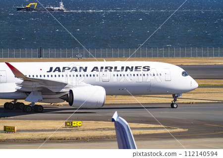 羽田機場風景,飛機滑行,東京大田區 羽田機場風景,飛機滑行,東京大田區 112140594