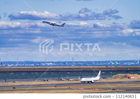 Scenery of Haneda Airport, plane taking off, Ota Ward, Tokyo 112140651