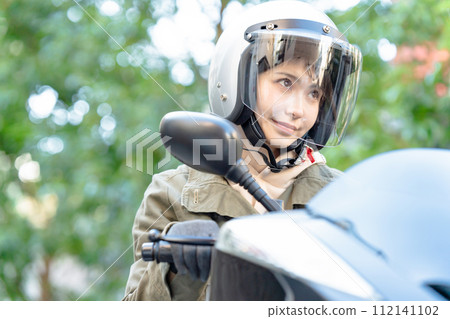 騎自行車的女騎手 112141102