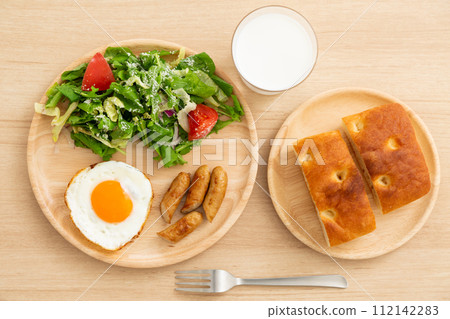 bread breakfast image 112142283