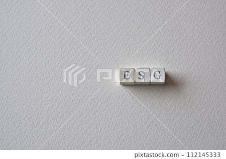 ESG cube on white background, for featured image ESG cube on white background, for featured image 112145333