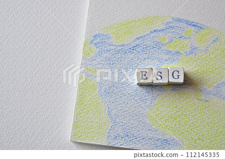 ESG cube for eye-catching images ESG cube for eye-catching images 112145335